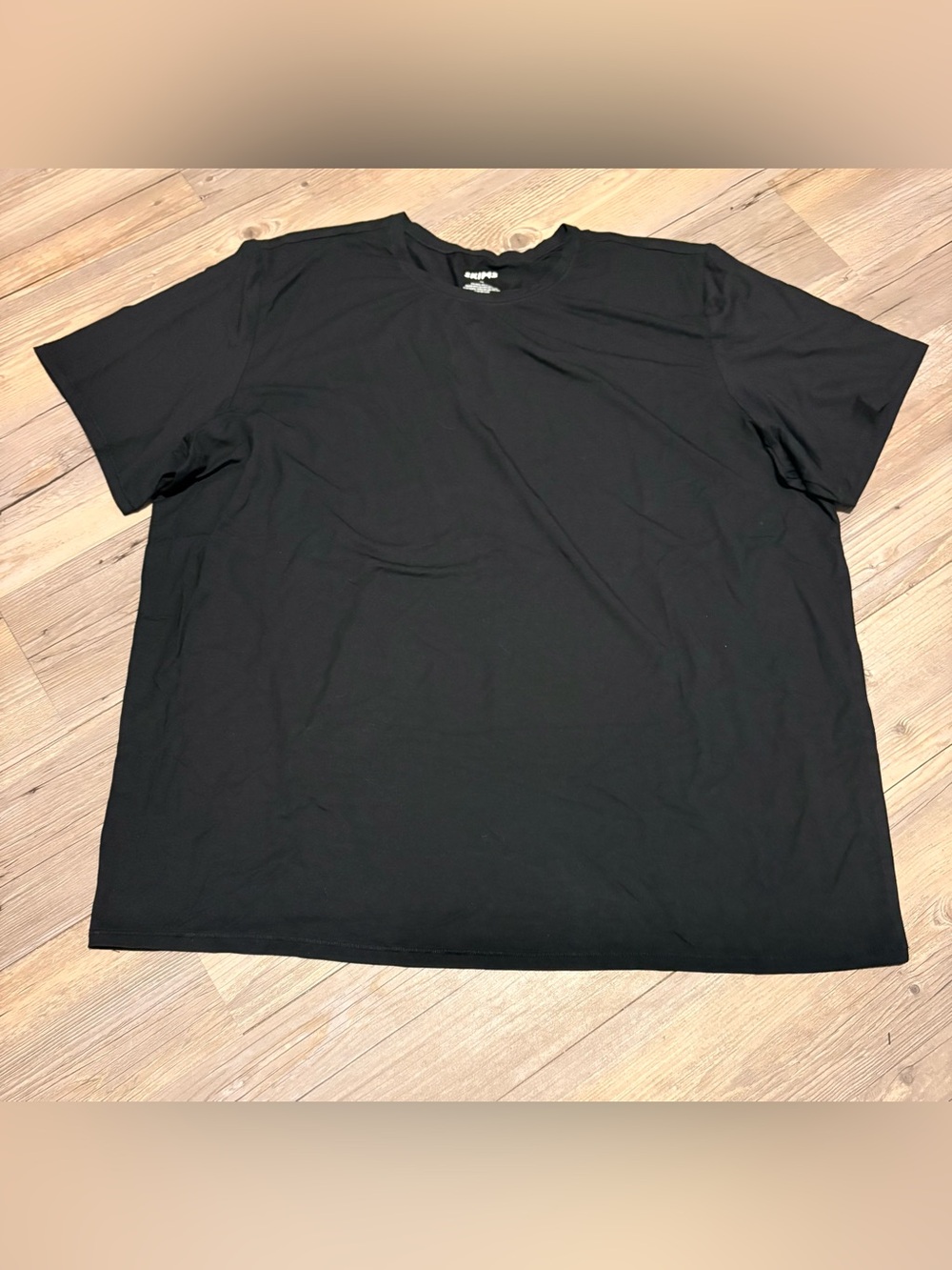 SKIMS Kim Kardashian Tshirt 2X new without tags